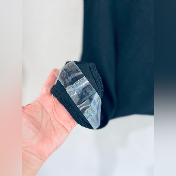 VICTORIA'S SECRET SWIM
Crinkle Scoop One-Piece Swimsuit size L NWT - Picture 4 of 11